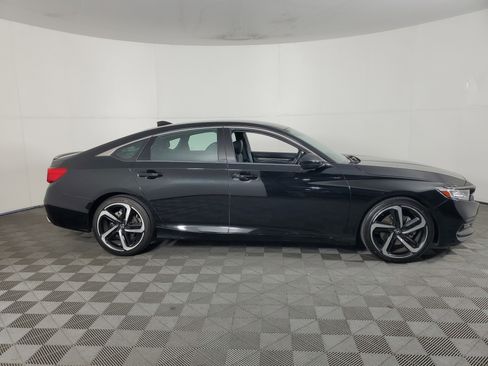 Used 2020 Honda Accord Sport image 3
