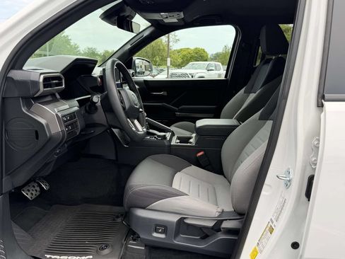Certified 2025 Toyota Tacoma TRD Sport AWD/4WD image 17