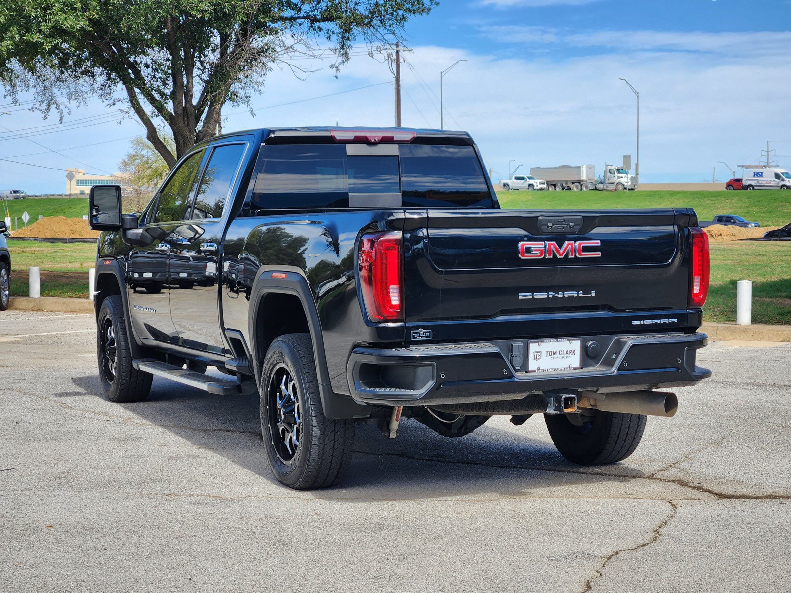 Used 2023 GMC Sierra 2500 Denali AWD/4WD image 4