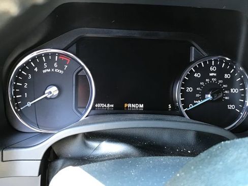 Used 2021 Ford Expedition XLT image 8