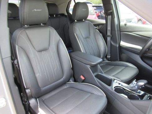Used 2025 Buick Encore GX Avenir w/ Avenir Technology Package AWD/4WD image 9