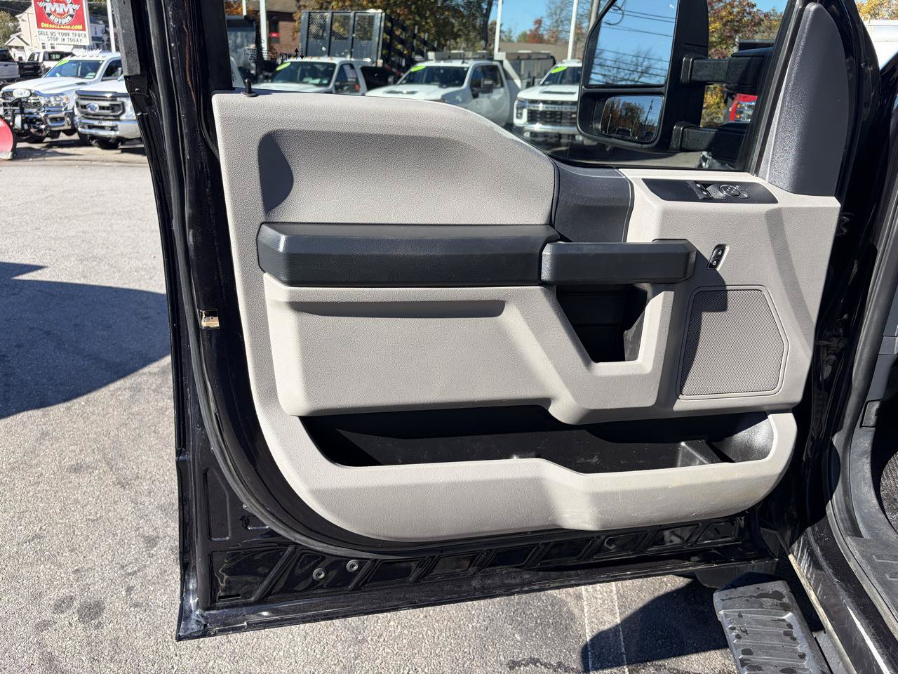 Used 2022 Ford F550 4x4 Regular Cab Super Duty image 17