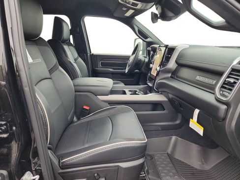 New 2026 RAM 3500 Laramie AWD/4WD image 24