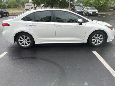 Used 2025 Toyota Corolla LE FWD image 8