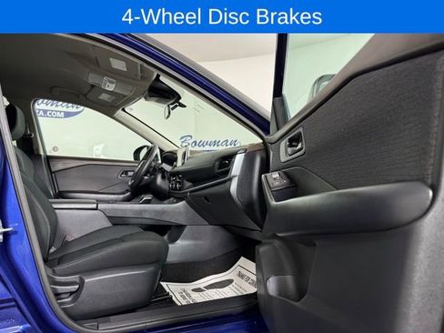 Used 2023 Nissan Rogue S image 14