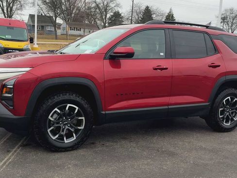 Used 2026 Chevrolet Equinox ACTIV w/ Convenience Package III image 6