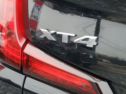 Used 2022 Cadillac XT4 Premium Luxury w/ Enhanced Visibility Package image 32