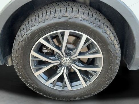 Used 2021 Volkswagen Tiguan S image 9