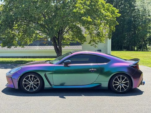 Used 2022 Toyota GR86 w/ ALL Weather Mat Package (TMS) RWD image 4