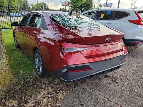 Used 2024 Hyundai Elantra SEL FWD image 4