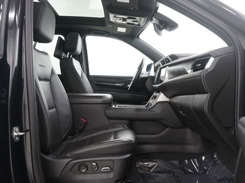 Used 2023 GMC Yukon XL Denali w/ Max Trailering Package image 11