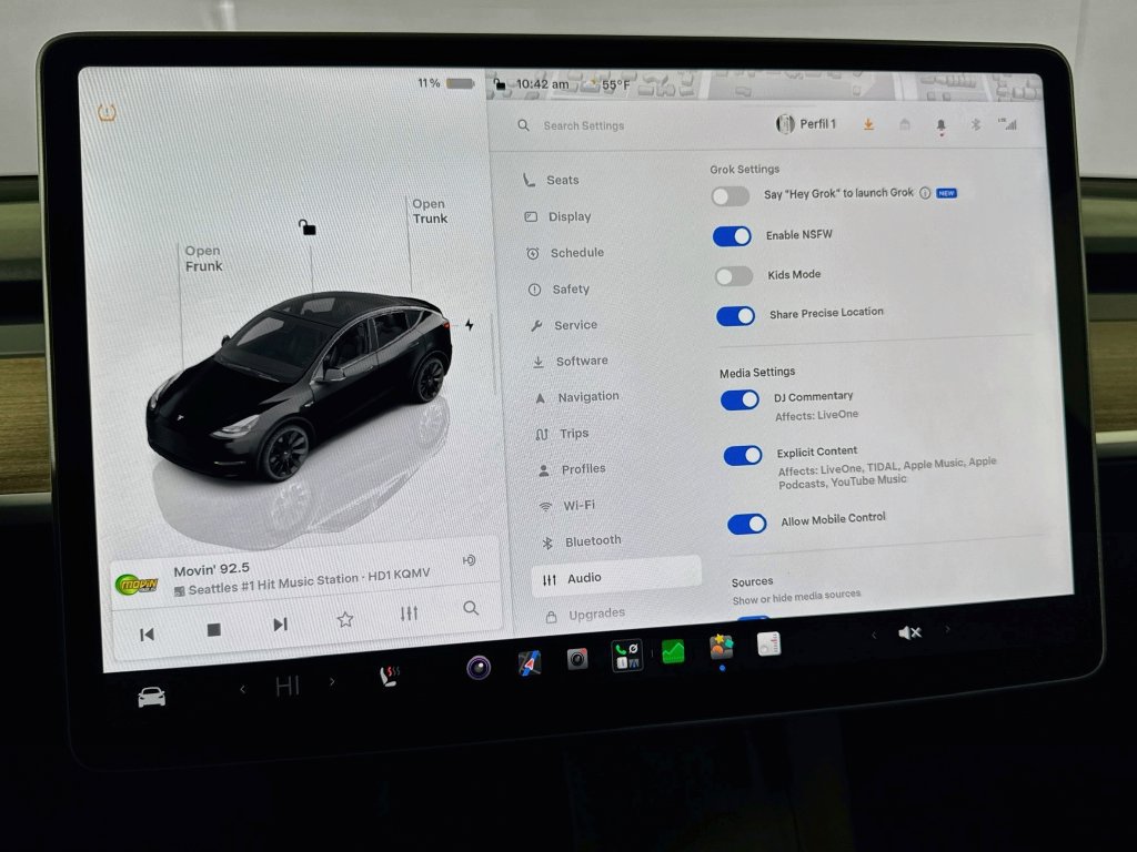 Used 2024 Tesla Model Y Long Range AWD/4WD image 55