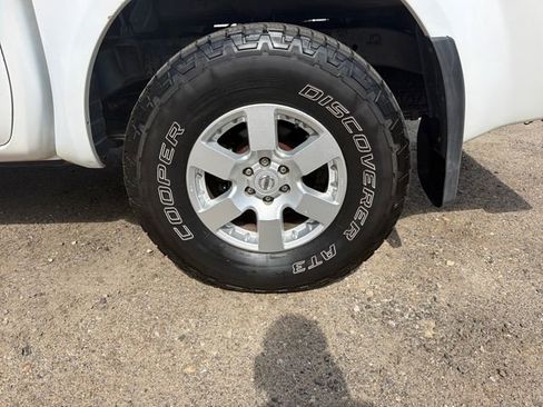 Used 2007 Nissan Frontier NISMO w/ Sunroof Pkg image 30