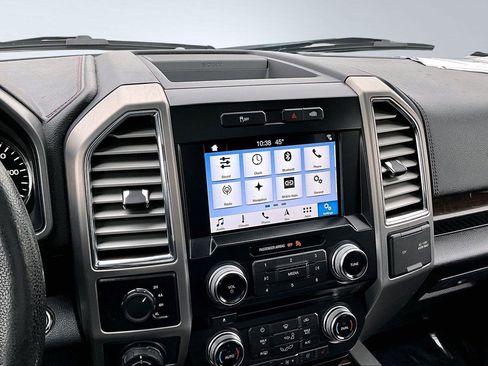 Used 2016 Ford F150 Platinum w/ Equipment Group 701A Luxury image 9