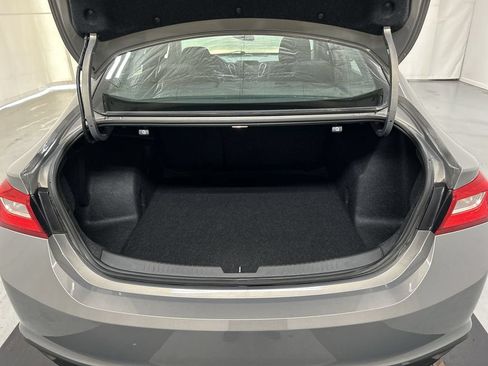 Used 2017 Chevrolet Malibu LT FWD image 21