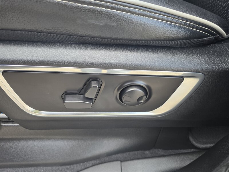 Used 2026 RAM 1500 Laramie AWD/4WD image 21