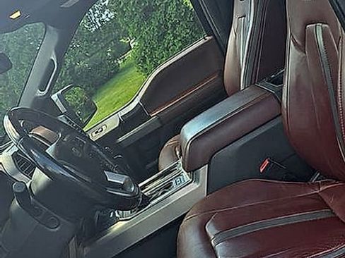 Used 2018 Ford F150 Platinum w/ Equipment Group 701A Luxury AWD/4WD image 4