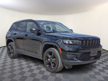 Used 2023 Jeep Grand Cherokee Altitude