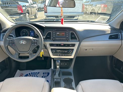 Used 2017 Hyundai Sonata SE image 13