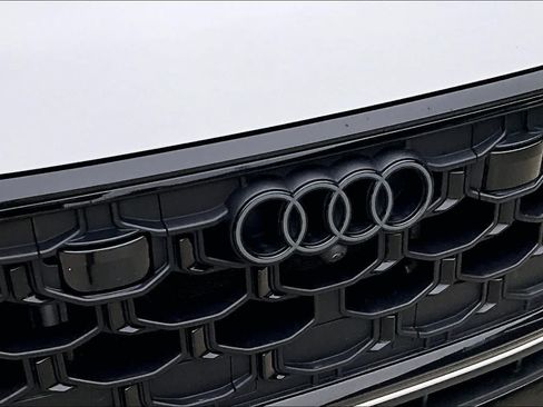 Used 2024 Audi Q8 Premium Plus AWD/4WD image 31