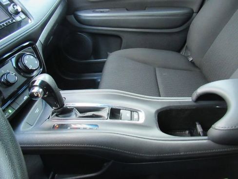 Used 2018 Honda HR-V LX image 37