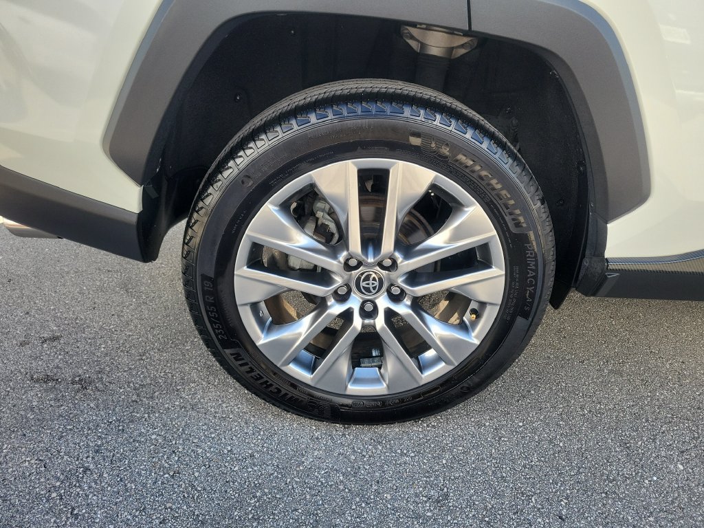 Certified 2022 Toyota RAV4 XLE Premium FWD image 30
