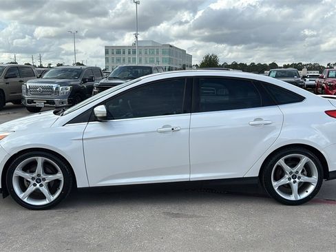Used 2013 Ford Focus Titanium w/ Titanium Handling Pkg image 4