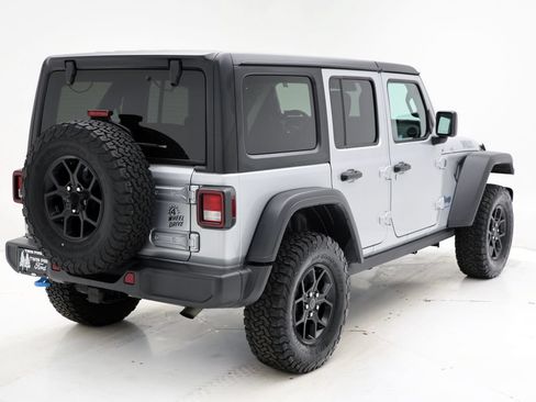 Used 2024 Jeep Wrangler Unlimited AWD/4WD image 9