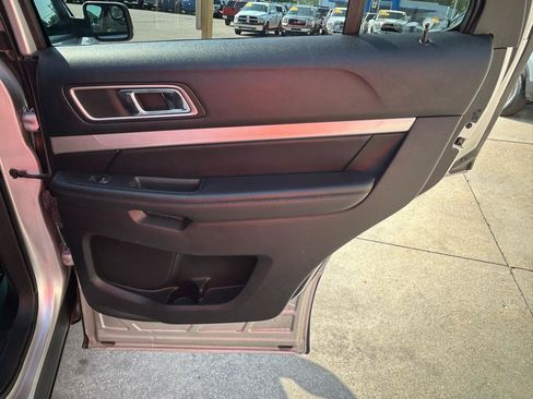 Used 2016 Ford Explorer XLT w/ Equipment Group 202A AWD/4WD image 16
