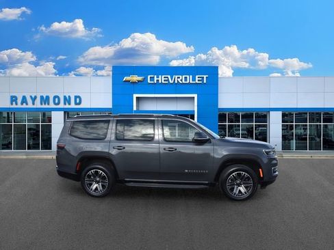 Used 2022 Jeep Wagoneer Series III AWD/4WD image 2