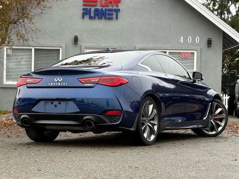 Used 2018 INFINITI Q60 Red Sport 400 w/ Sensory Package 3.0T Sport image 5