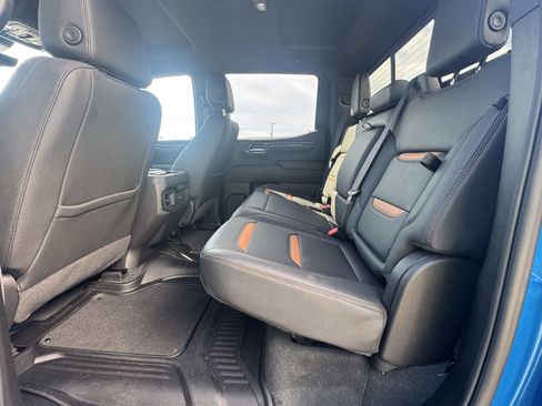 Used 2024 GMC Sierra 1500 AT4 w/ Technology Package AWD/4WD image 8