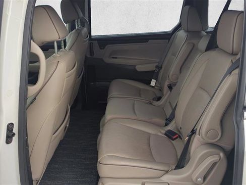 Used 2023 Honda Odyssey Elite image 17