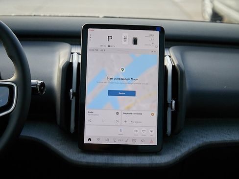 New 2025 Volvo EX30 Ultra w/ Protection Package Premier image 25