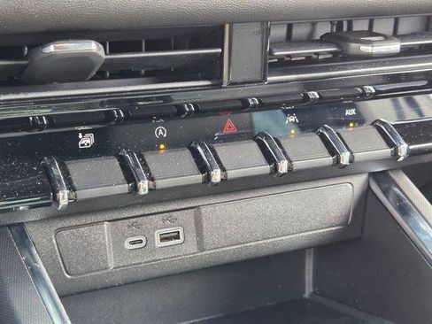 Certified 2023 GMC Canyon Elevation w/ Elevation Premium Package image 18