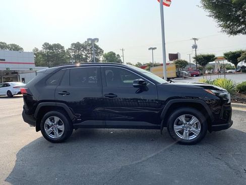 Certified 2025 Toyota RAV4 LE AWD/4WD image 9