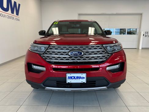 Used 2023 Ford Explorer Limited w/ Equipment Group 301A image 3