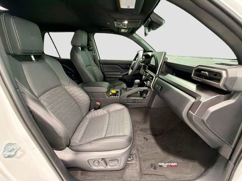 Certified 2025 Toyota 4Runner TRD Off-Road Premium AWD/4WD image 24