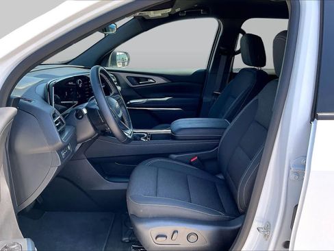 Certified 2026 Chevrolet Traverse LT FWD image 8