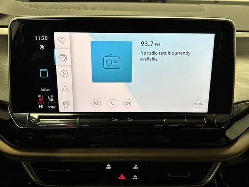 Used 2025 Volkswagen Atlas Cross Sport SE FWD image 16