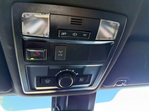 Used 2020 Toyota Tacoma TRD Off-Road w/ Technology Package image 18