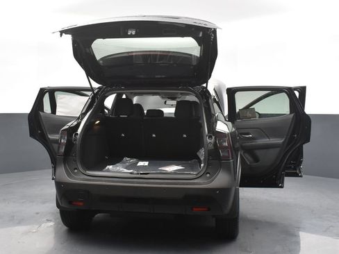 New 2026 Nissan Kicks SV w/ SV Premium Package image 32