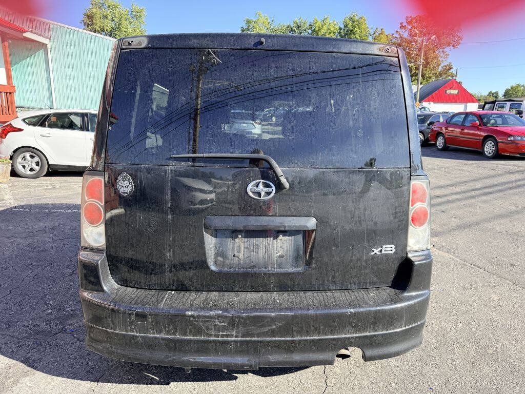 Used 2006 Scion xB FWD image 4