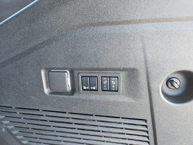 Used 2024 Chevrolet Suburban High Country w/ Advanced Technology Package AWD/4WD image 15