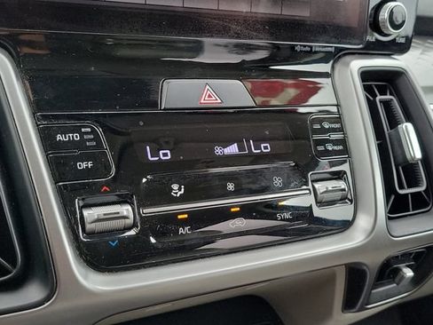 Used 2022 Kia Sorento S FWD image 23
