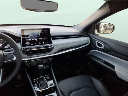 Used 2023 Jeep Compass Latitude w/ Sun and Sound Group image 16