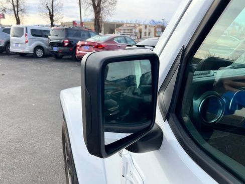 Used 2023 Jeep Gladiator Overland image 33