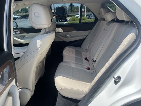 Used 2023 Mercedes-Benz GLE 350 4MATIC w/ Premium Package image 32
