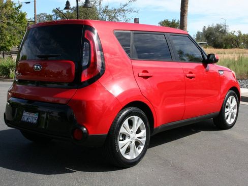 Used 2016 Kia Soul + FWD image 5
