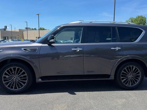 Used 2023 INFINITI QX80 Premium Select w/ All-Season Package AWD/4WD image 4